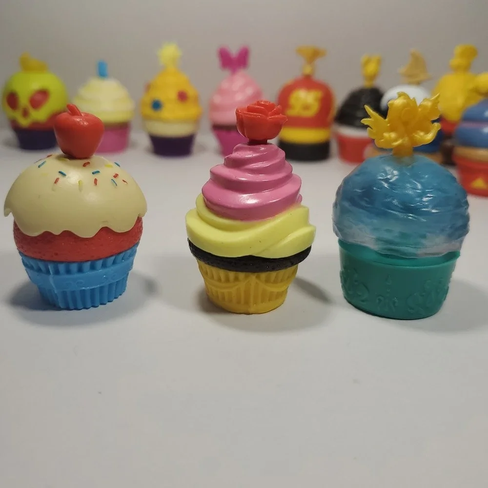 Lot of Disney Enchanted Cupcake Party Pieces Pricess Game Replacement Parts